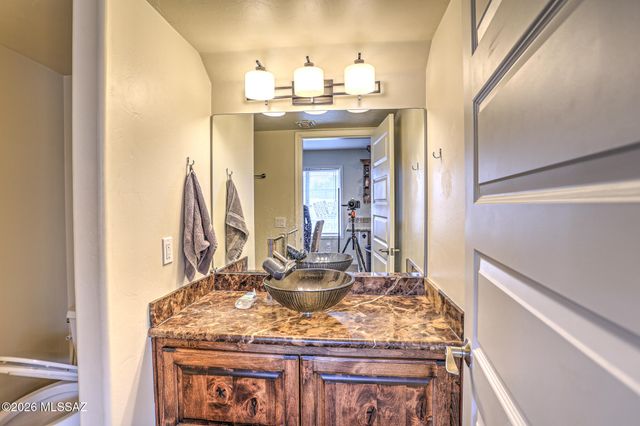 120 S Placita Colonia Solana, Tucson, AZ 85716