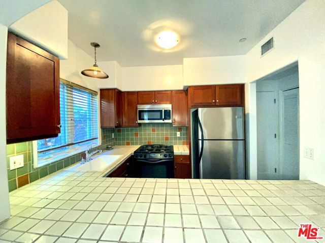1414 N Harper Avenue 16, West Hollywood, CA 90046