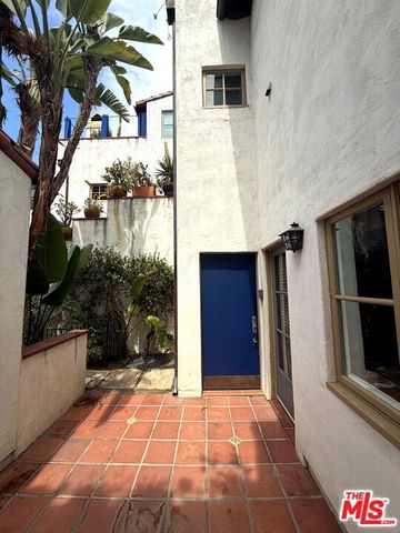 1414 N Harper Avenue 16, West Hollywood, CA 90046