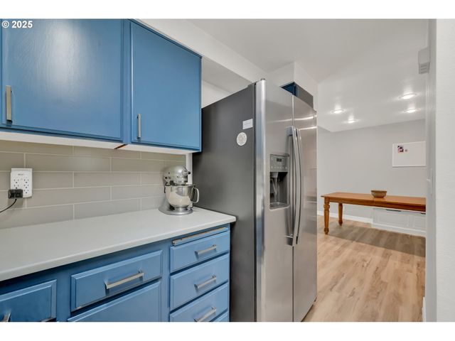 103 TREEHILL Loop, Eugene, OR 97405
