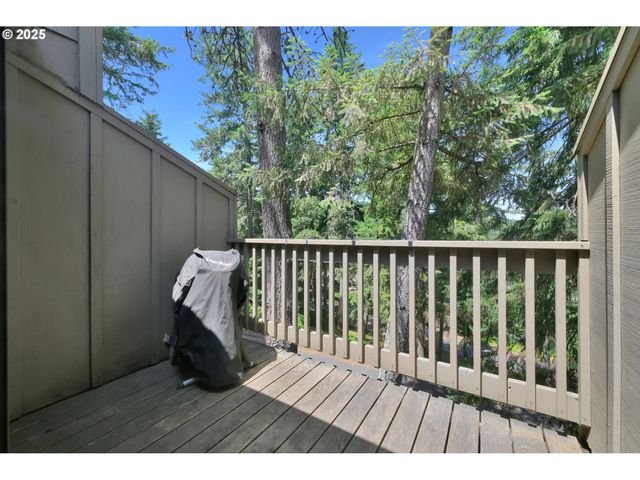 103 TREEHILL Loop, Eugene, OR 97405