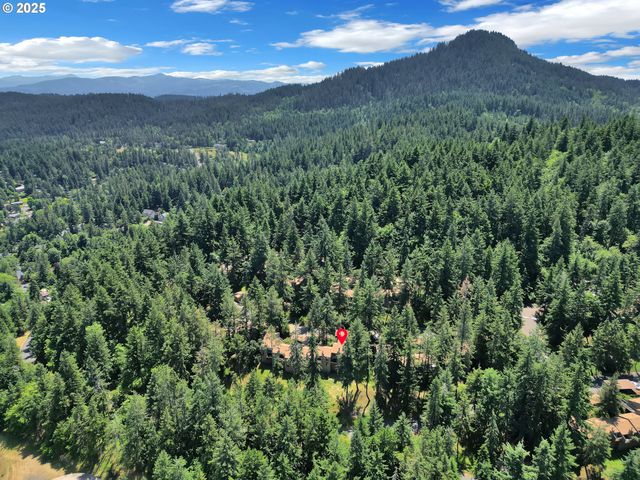 103 TREEHILL Loop, Eugene, OR 97405
