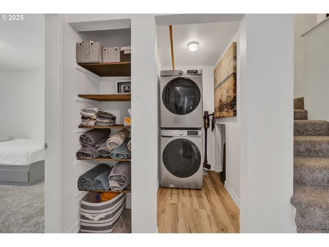 103 TREEHILL Loop, Eugene, OR 97405