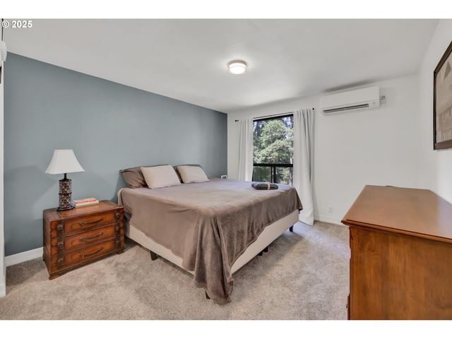 103 TREEHILL Loop, Eugene, OR 97405