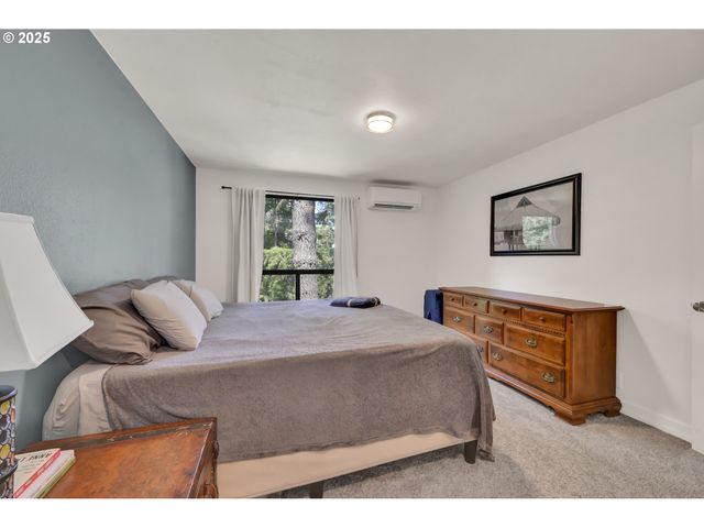 103 TREEHILL Loop, Eugene, OR 97405