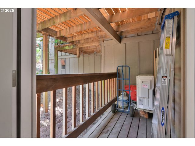 103 TREEHILL Loop, Eugene, OR 97405