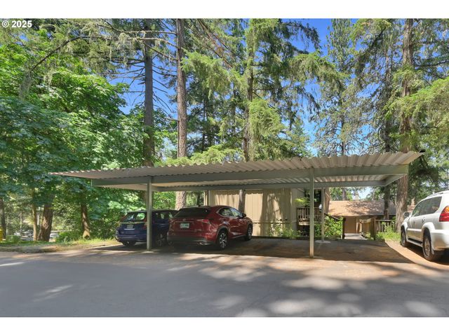 103 TREEHILL Loop, Eugene, OR 97405