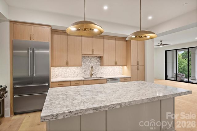 409 Queens Road 201, Charlotte, NC 28207