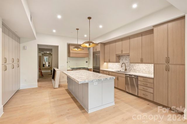 409 Queens Road 201, Charlotte, NC 28207