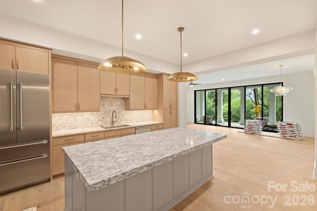 409 Queens Road 201, Charlotte, NC 28207