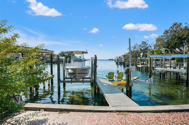 2605 S BEACH DRIVE, Tampa, FL 33629