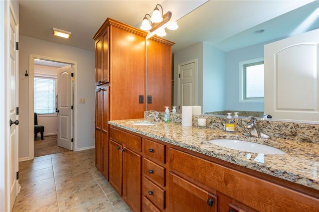 4307 NE Michael Court, Ankeny, IA 50021