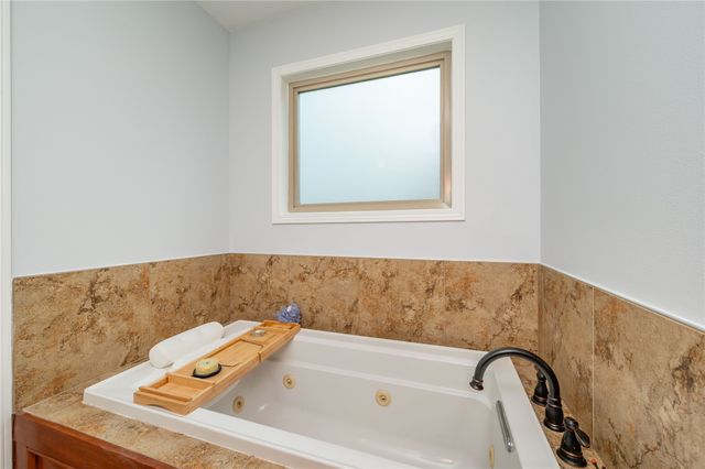 4307 NE Michael Court, Ankeny, IA 50021