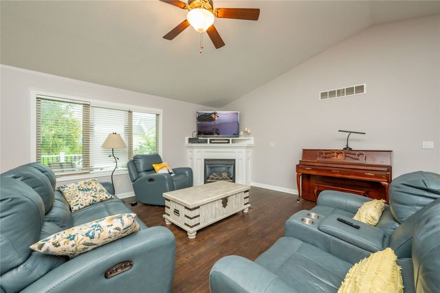 4307 NE Michael Court, Ankeny, IA 50021