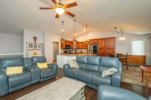 4307 NE Michael Court, Ankeny, IA 50021