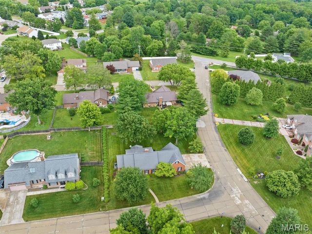 1 Lake Lorraine Drive, Swansea, IL 62226