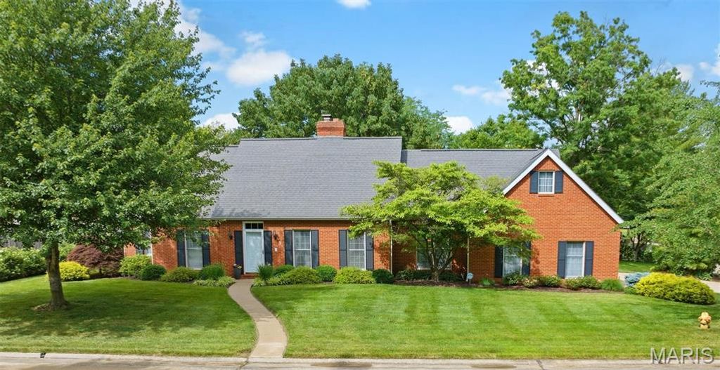 1 Lake Lorraine Drive, Swansea, IL 62226