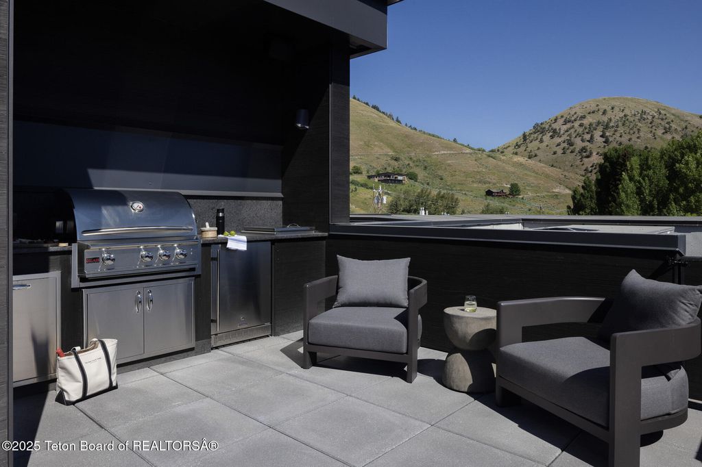 185 N GLENWOOD Street 9, Jackson, WY 83001 photo 14