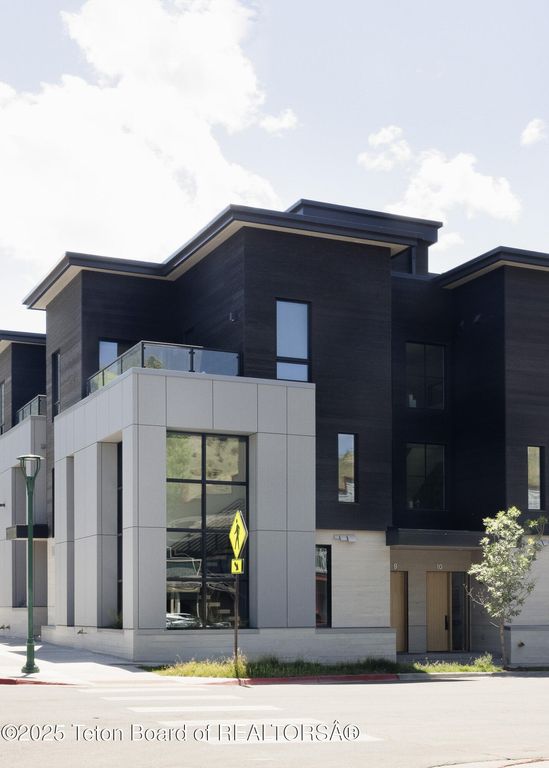 185 N GLENWOOD Street 9, Jackson, WY 83001 photo 2