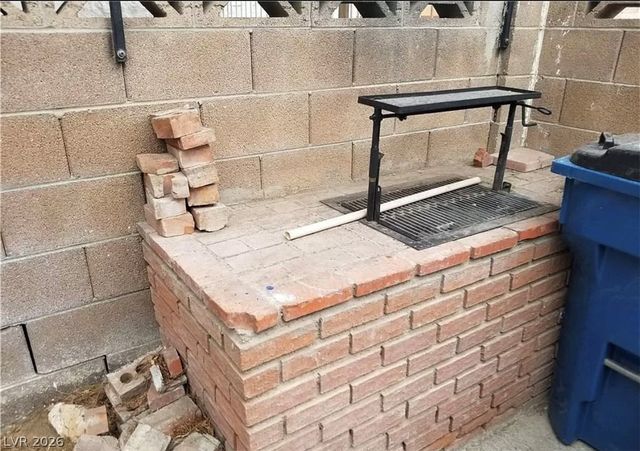 1936 ST Lawrence Drive, Las Vegas, NV 89108