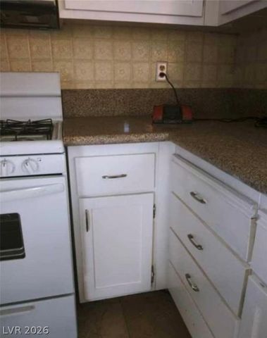 1936 ST Lawrence Drive, Las Vegas, NV 89108