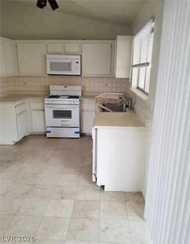 1936 ST Lawrence Drive, Las Vegas, NV 89108