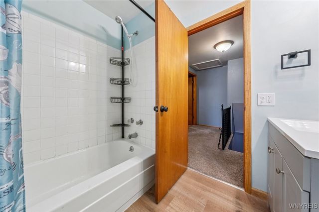 621 French Road R, Cheektowaga, NY 14227