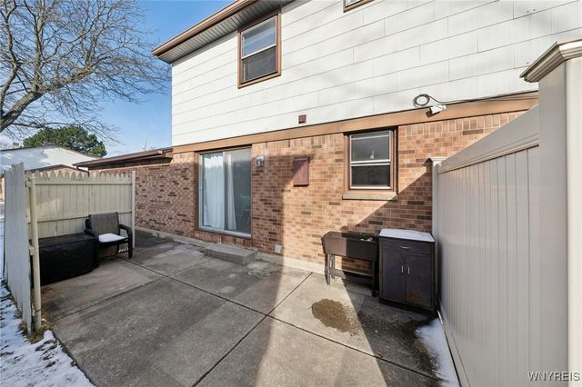 621 French Road R, Cheektowaga, NY 14227