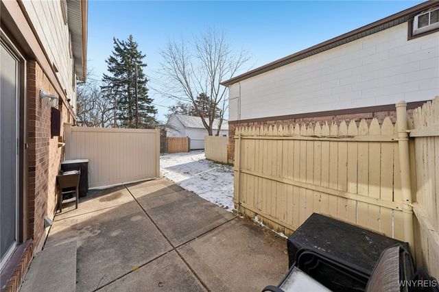 621 French Road R, Cheektowaga, NY 14227