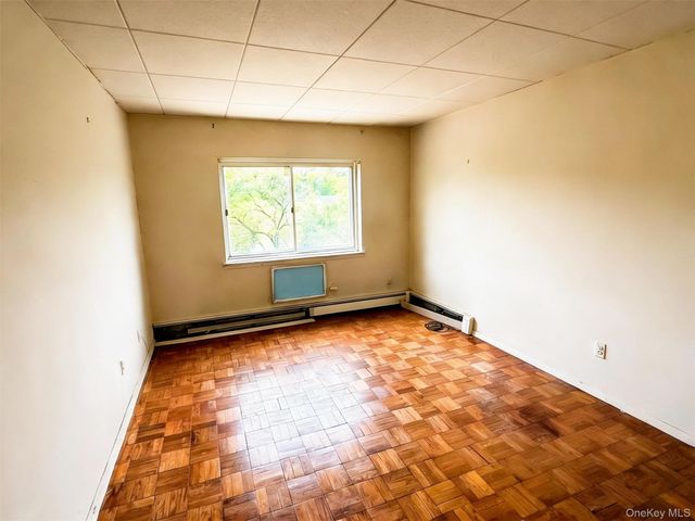370 Central Park Avenue 4H, Scarsdale, NY 10583