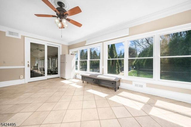 44 Country Acres Dr, Union Twp., NJ 08827