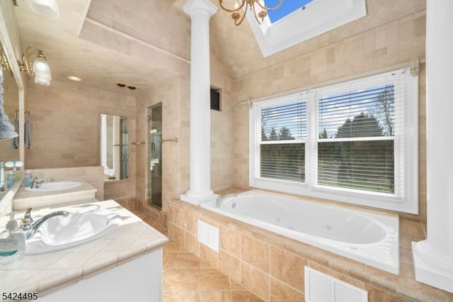 44 Country Acres Dr, Union Twp., NJ 08827