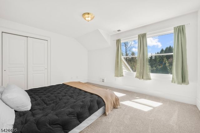 44 Country Acres Dr, Union Twp., NJ 08827