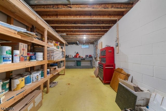 44 Country Acres Dr, Union Twp., NJ 08827