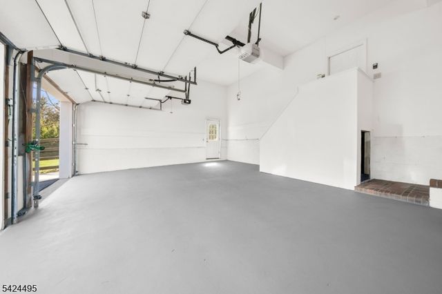 44 Country Acres Dr, Union Twp., NJ 08827