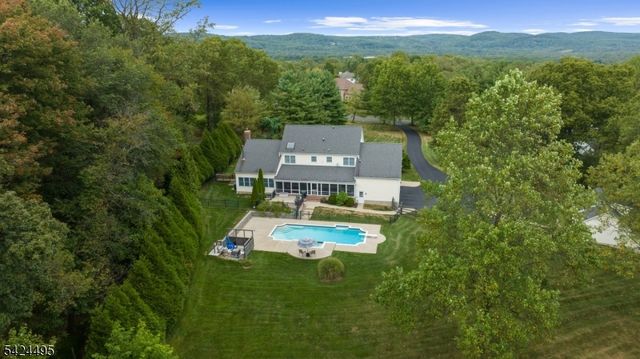 44 Country Acres Dr, Union Twp., NJ 08827