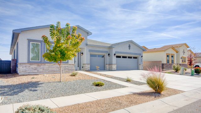 460 Rio Chama, Los Lunas, NM 87031