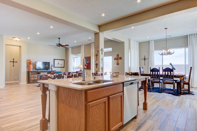 460 Rio Chama, Los Lunas, NM 87031