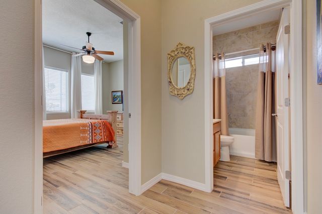 460 Rio Chama, Los Lunas, NM 87031