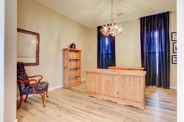 460 Rio Chama, Los Lunas, NM 87031