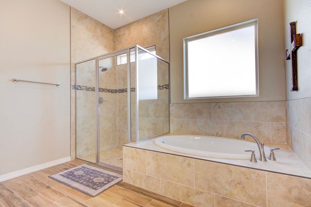 460 Rio Chama, Los Lunas, NM 87031