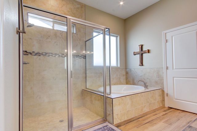 460 Rio Chama, Los Lunas, NM 87031