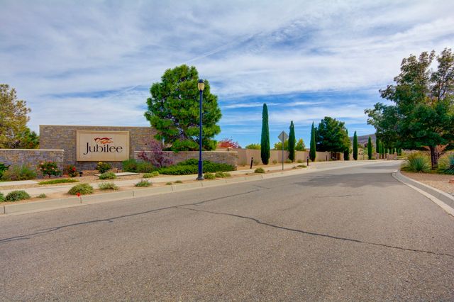 460 Rio Chama, Los Lunas, NM 87031