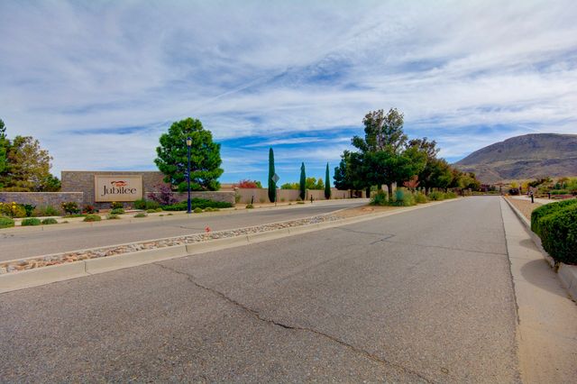 460 Rio Chama, Los Lunas, NM 87031