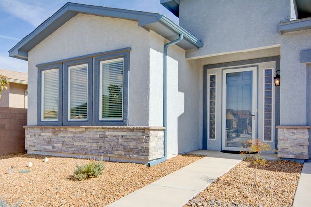 460 Rio Chama, Los Lunas, NM 87031