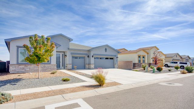 460 Rio Chama, Los Lunas, NM 87031