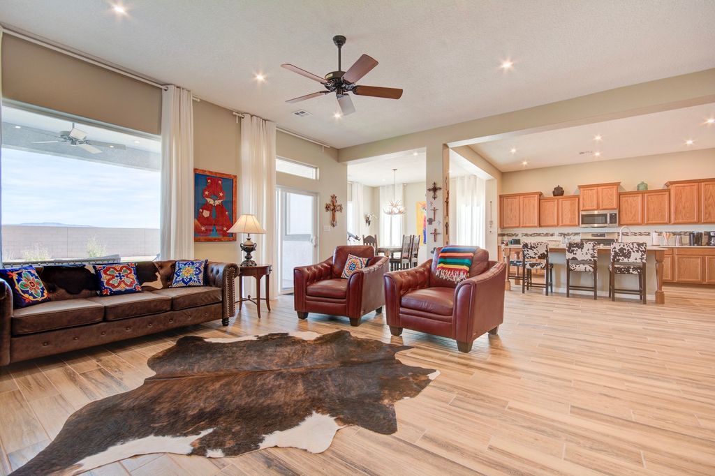 460 Rio Chama, Los Lunas, NM 87031