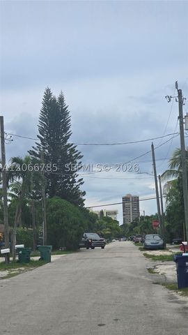1161 NE 111th St 1, Miami, FL 33161