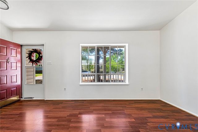 7500 Overlook Dr, Mechanicsville, VA 23111