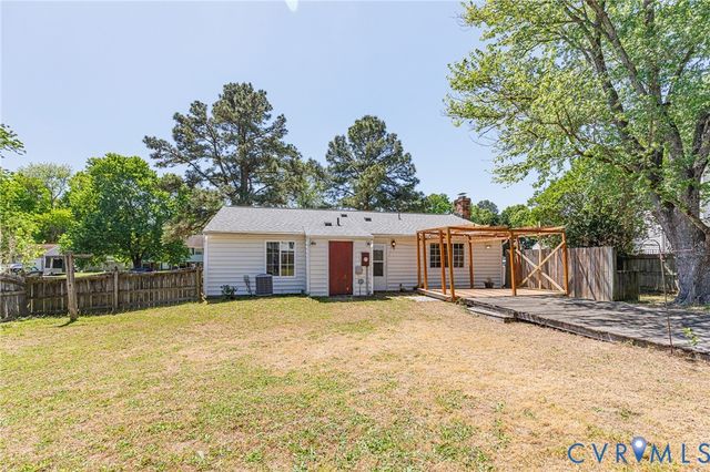 7500 Overlook Dr, Mechanicsville, VA 23111
